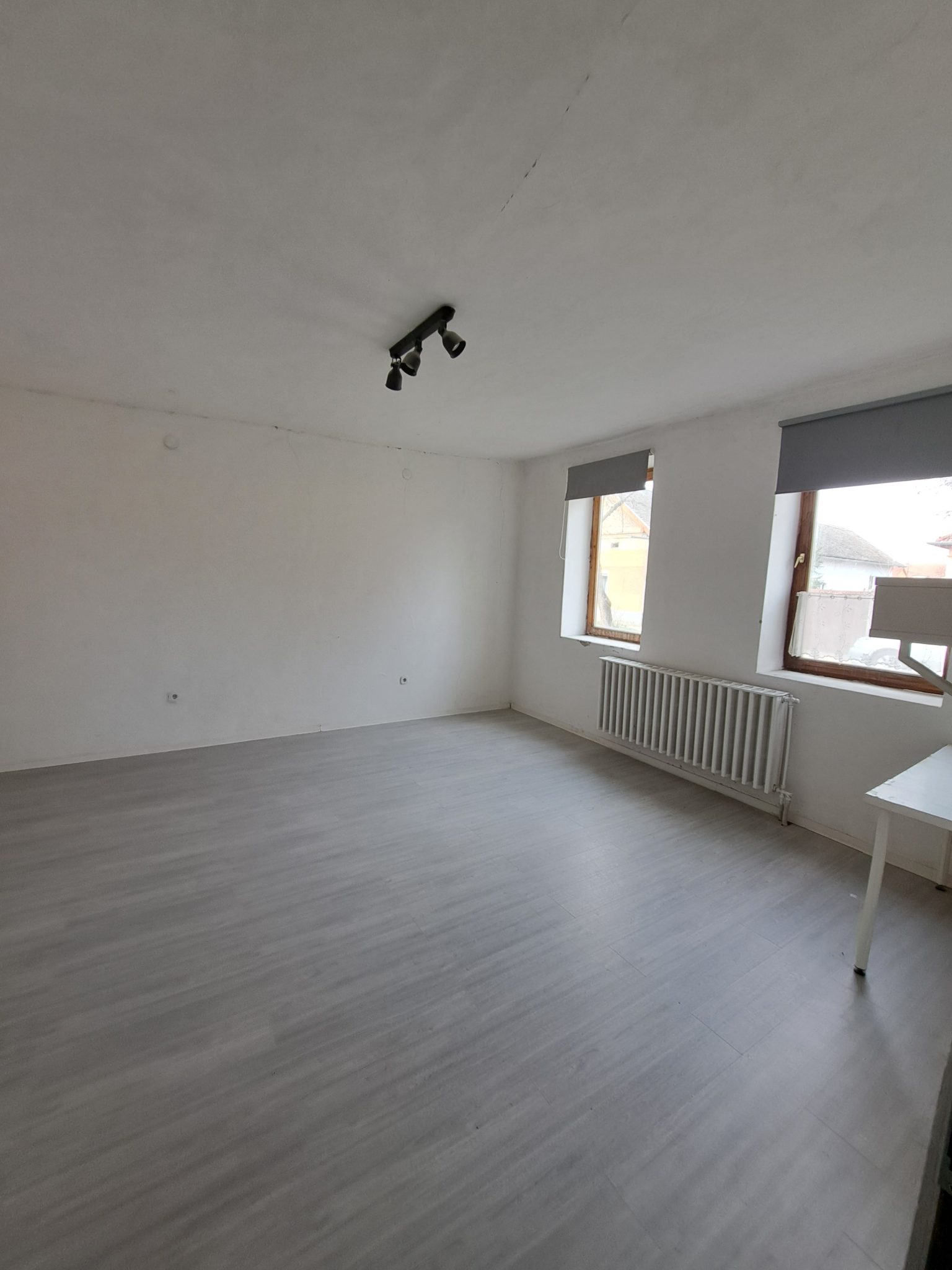 Kiadó Raktár,Műhely Hódmezővásárhely